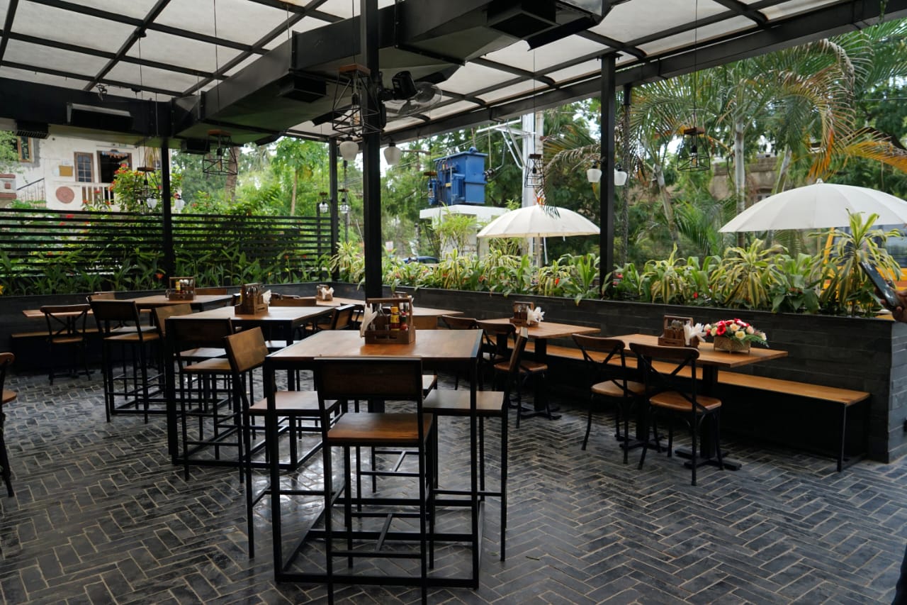 Royal Reve Group Image 4